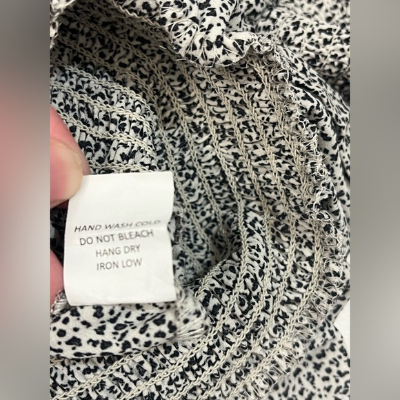 Sienna Sky Black and White Leopard Print Smocked Blouse Size Small - Picture 12 of 16
